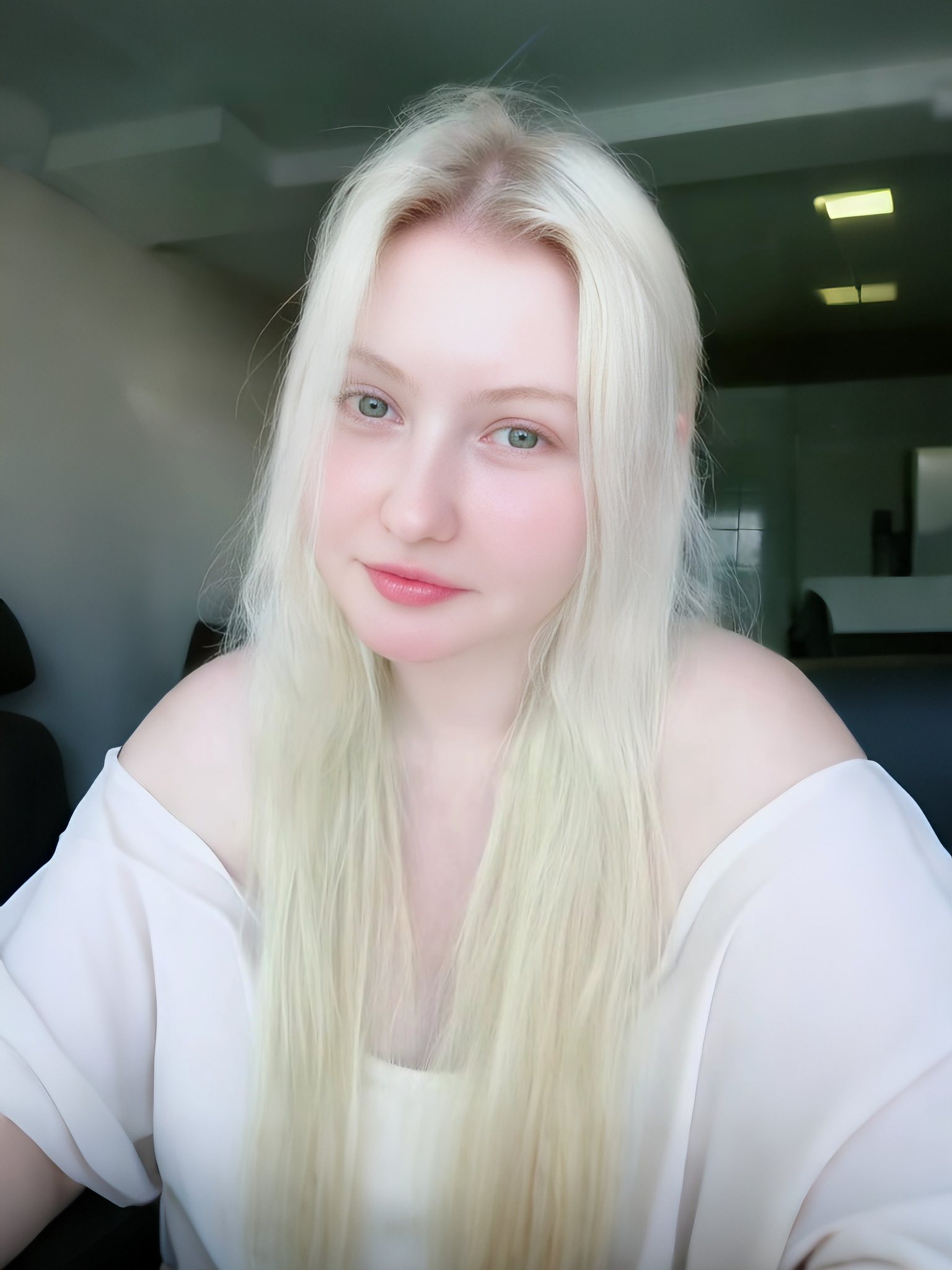 wocoke2788, 22 years old from Austria