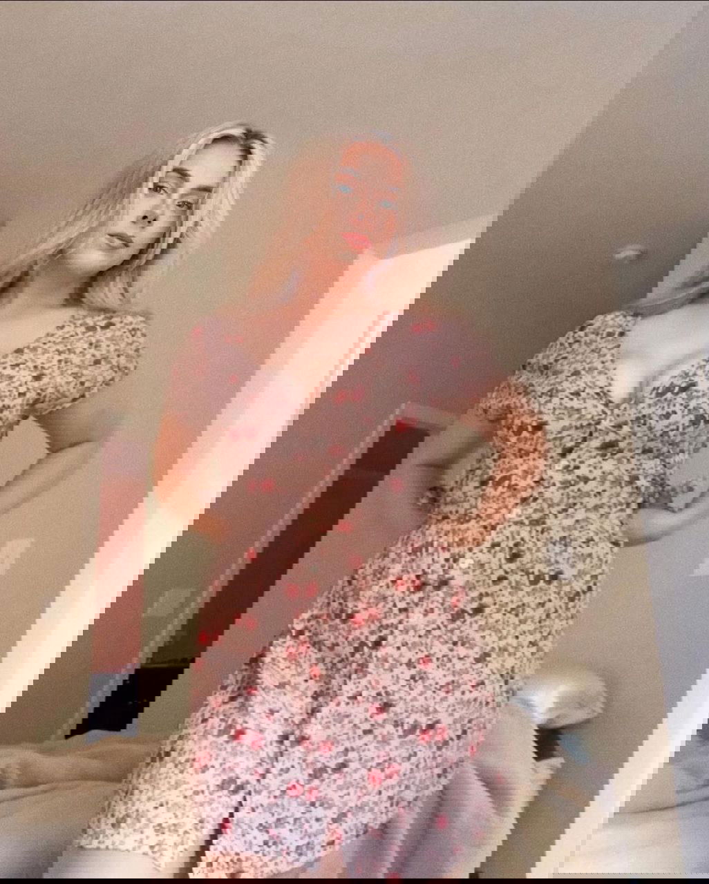 firiwojh's Cover Photo