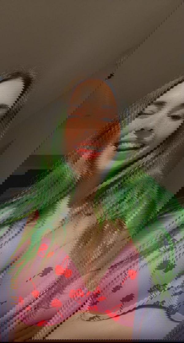 wxoqob, 19 years old from United Kingdom