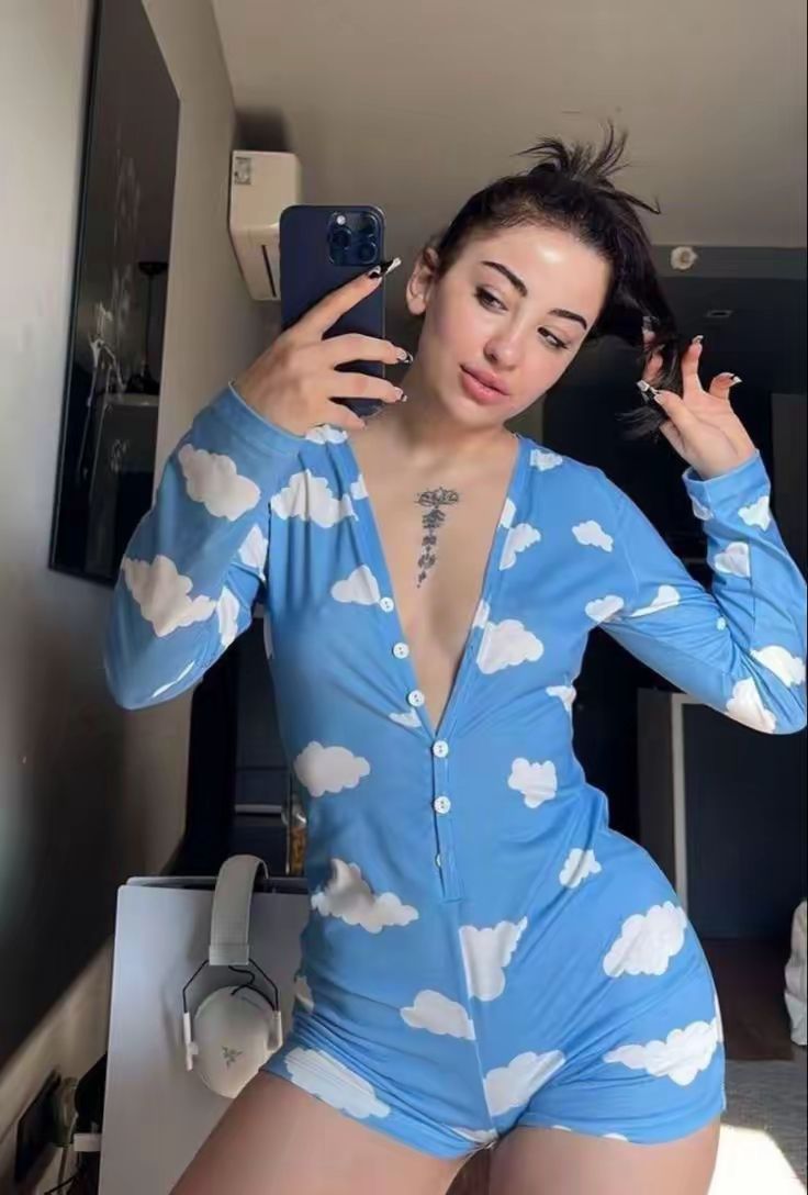 olivia856's Cover Photo