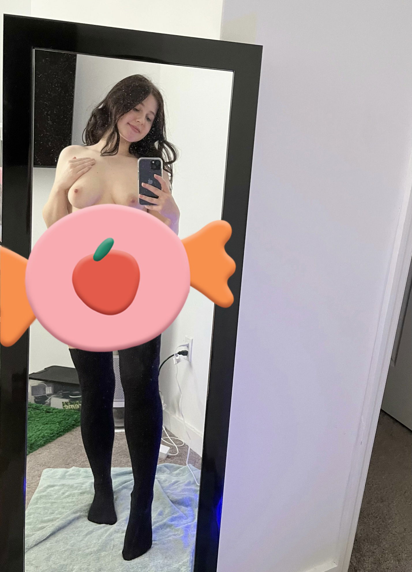 j2v2rl7o57, 23 years old from United States