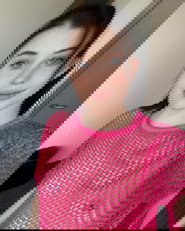 Alinahot-69, 21 years old from United States