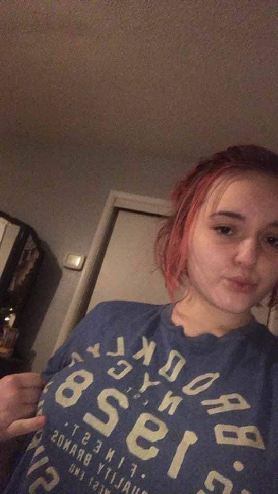 Dezzy256, 20 years old from Australia