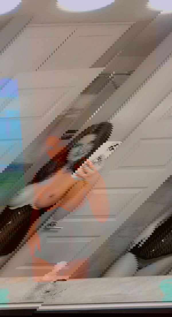 grace292, 20 years old from United Kingdom