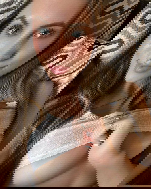 n_ob21-49, 21 years old from United Kingdom