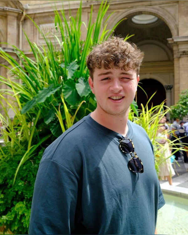 dion, 18 years old from United Kingdom