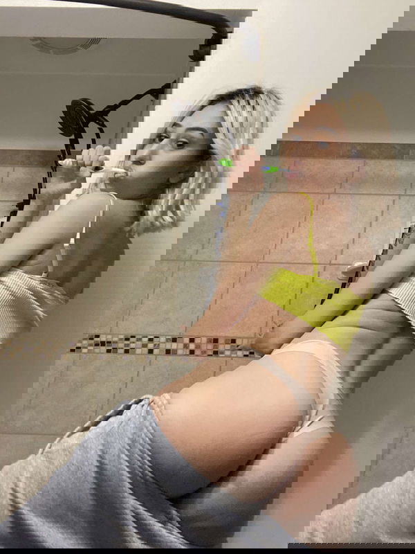 6073h6pnjs, 19 years old from United States