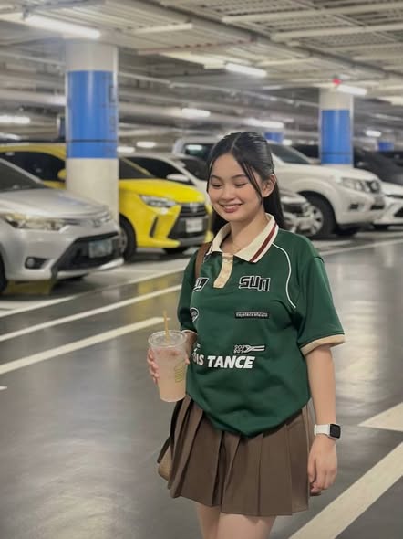 feyic60813, 23 years old from United Arab Emirates