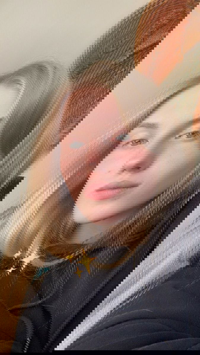 Kiara2304's Cover Photo