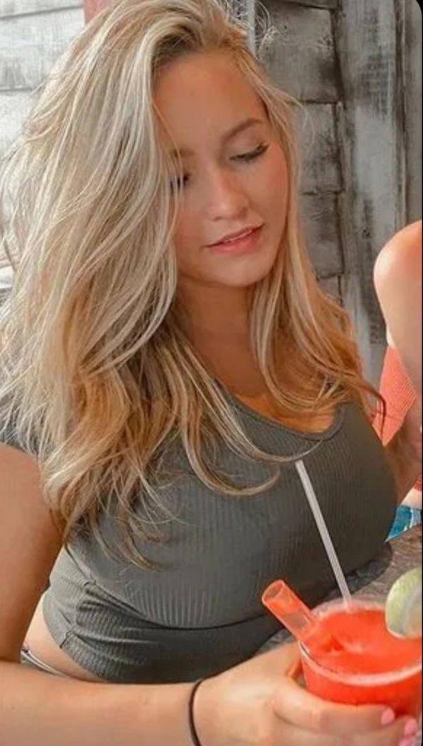 jejowa, 22 years old from United States