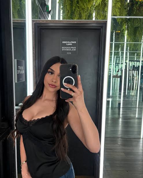 eehyfa, 19 years old from Netherlands