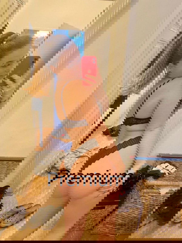 MaryE81, 21 years old from United States