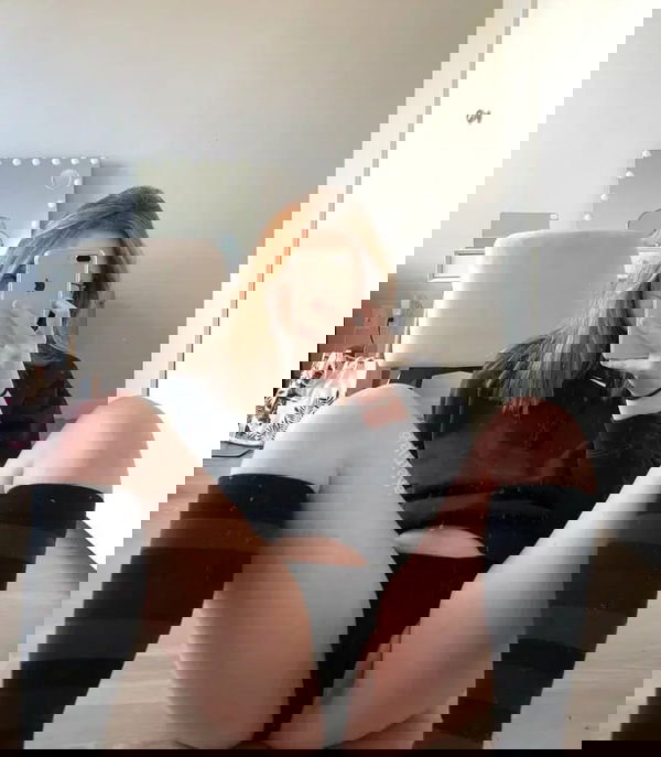 lamya123, 19 years old from Canada