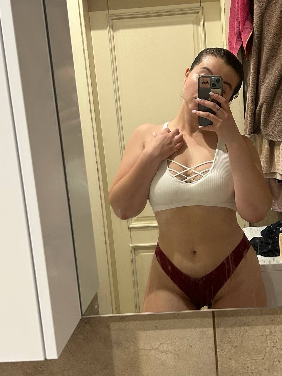 mira454545's Cover Photo