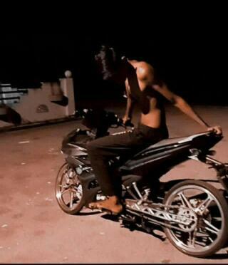 esvaranjisha2812, 21 years old from Malaysia