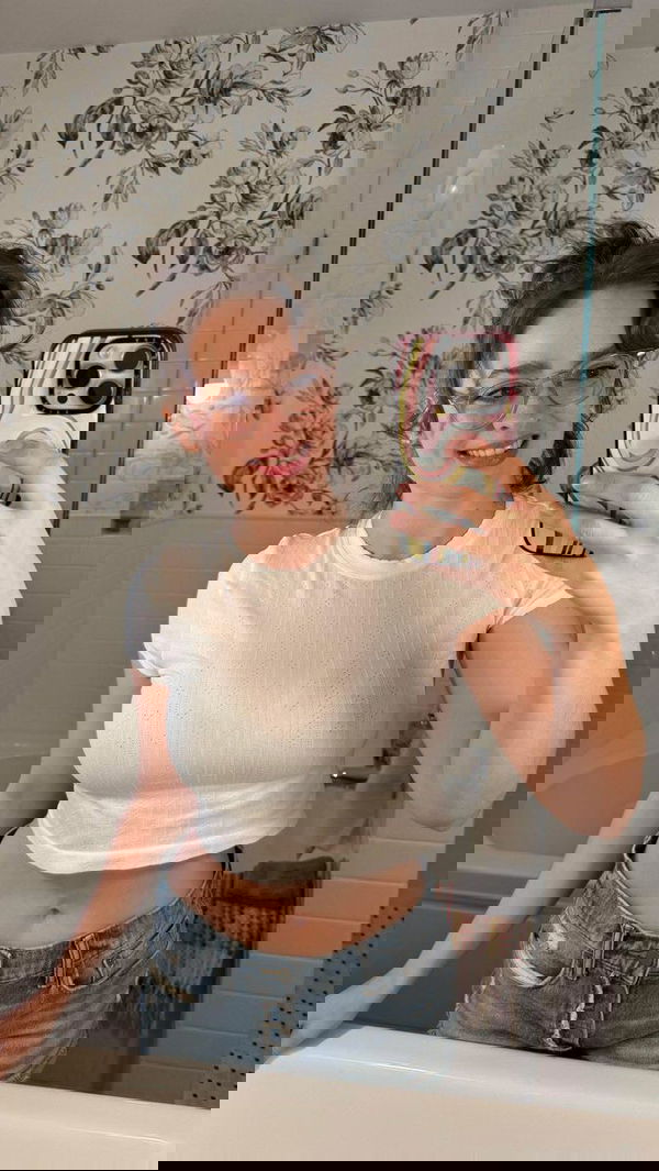 Lilia2014, 20 years old from United Kingdom