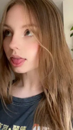 avawhsit75h, 21 years old from United States