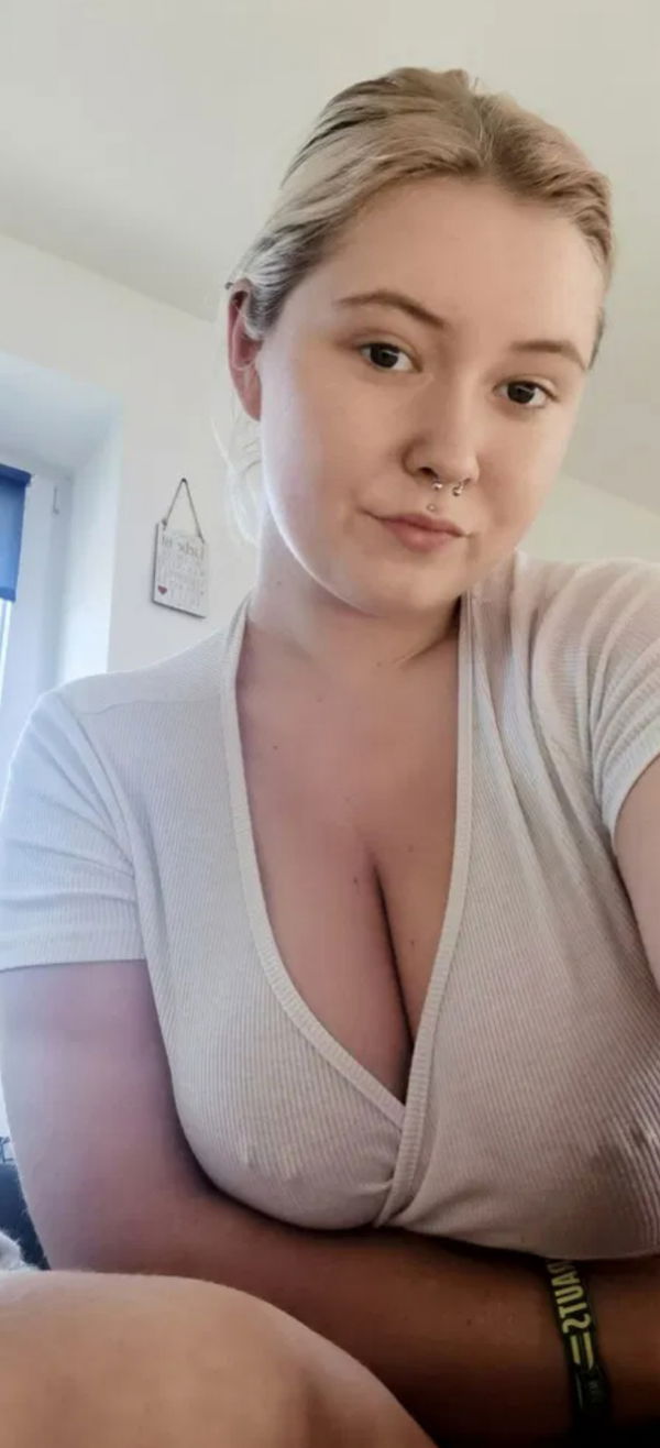 sarafowe, 23 years old from United Kingdom