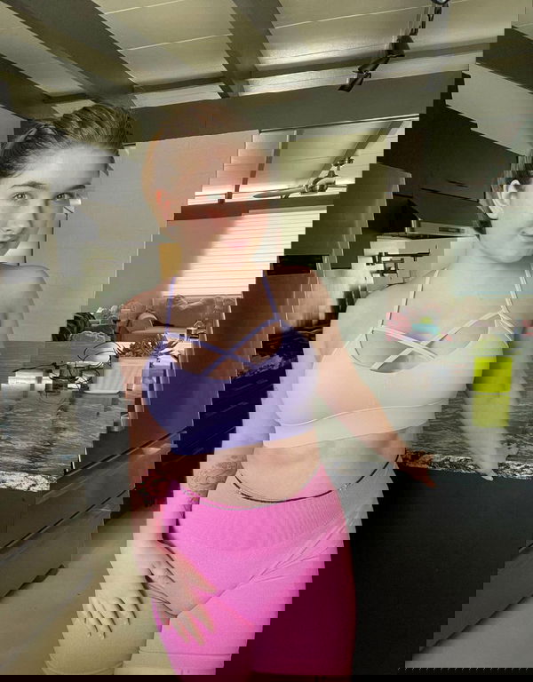 hpggak, 22 years old from United States