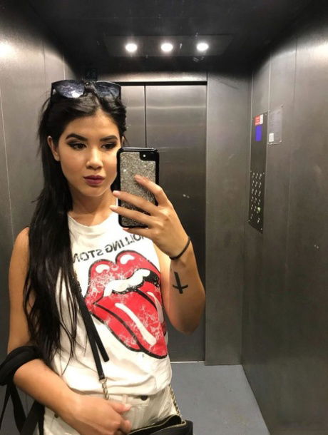 vavix28971, 25 years old from United Kingdom