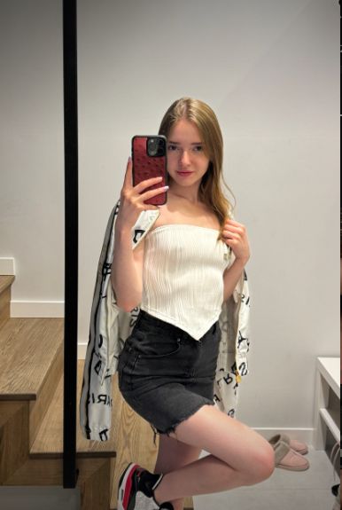 veneyaisla, 21 years old from United Kingdom