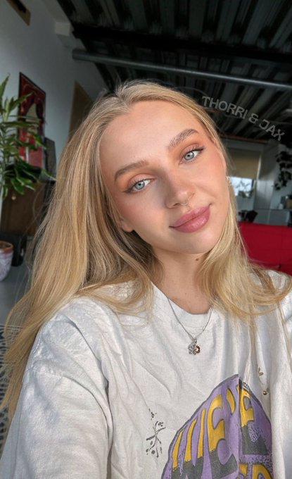 angelemma200313, 21 years old from United States