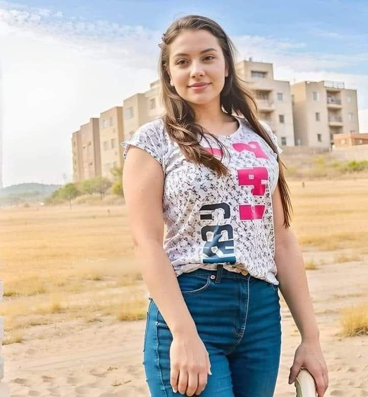 Rose258, 22 years old from Canada