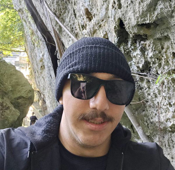 Vaas, 21 years old from Japan