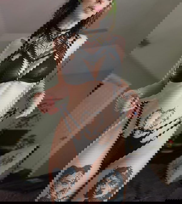 xecom82916, 22 years old from United Kingdom