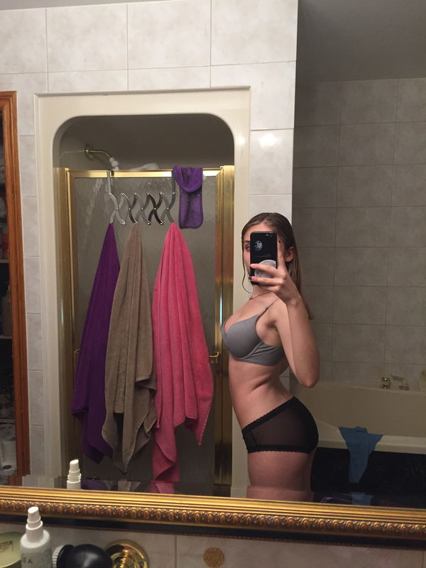 zarin85391, 20 years old from United States