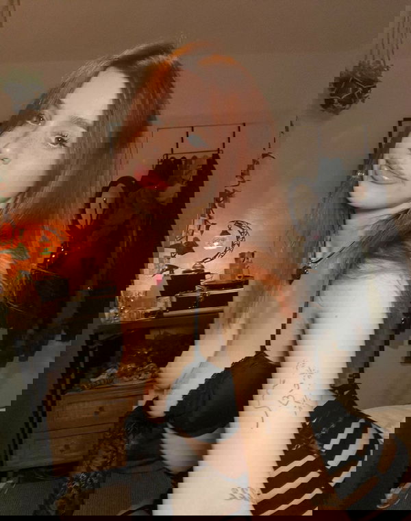 sandraMx, 22 years old from United Kingdom