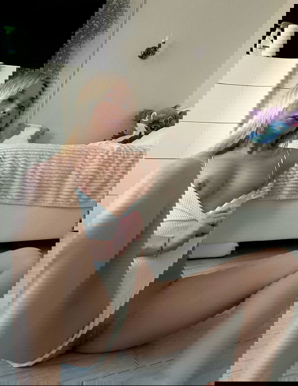 Aliyah021, 21 years old from Belgium