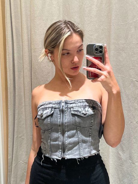 xiwaka3787, 24 years old from United Kingdom