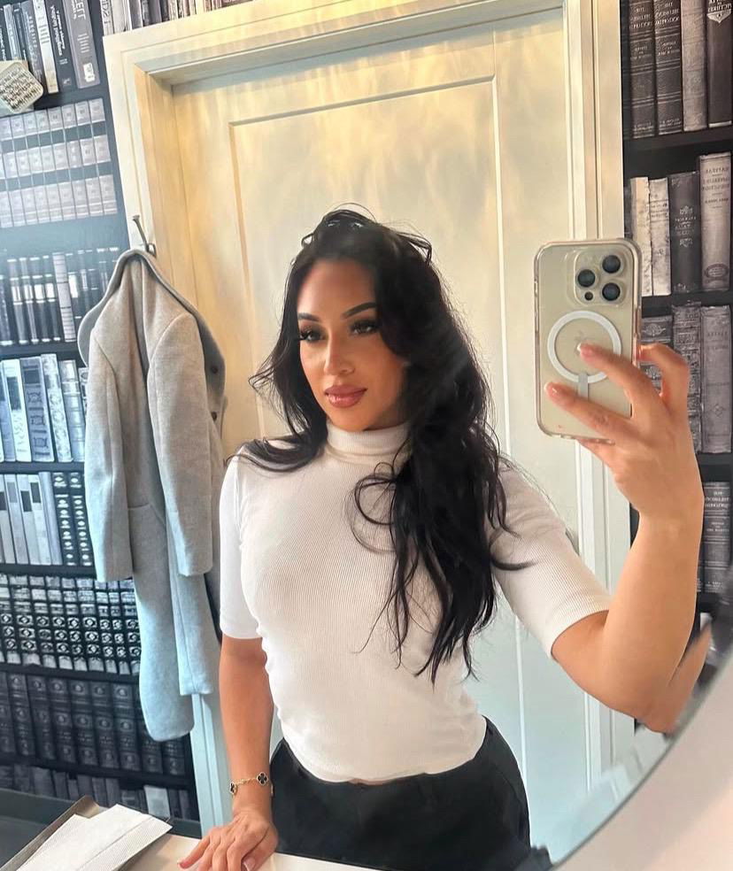 paris4mi, 24 years old from United States