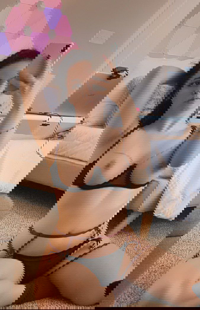 noxovig755's Cover Photo