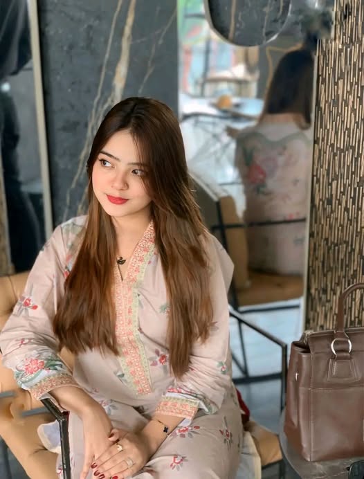 peyam54697, 24 years old from United Arab Emirates