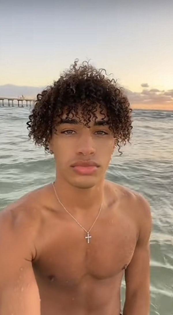 vitrineryan, 19 years old from France