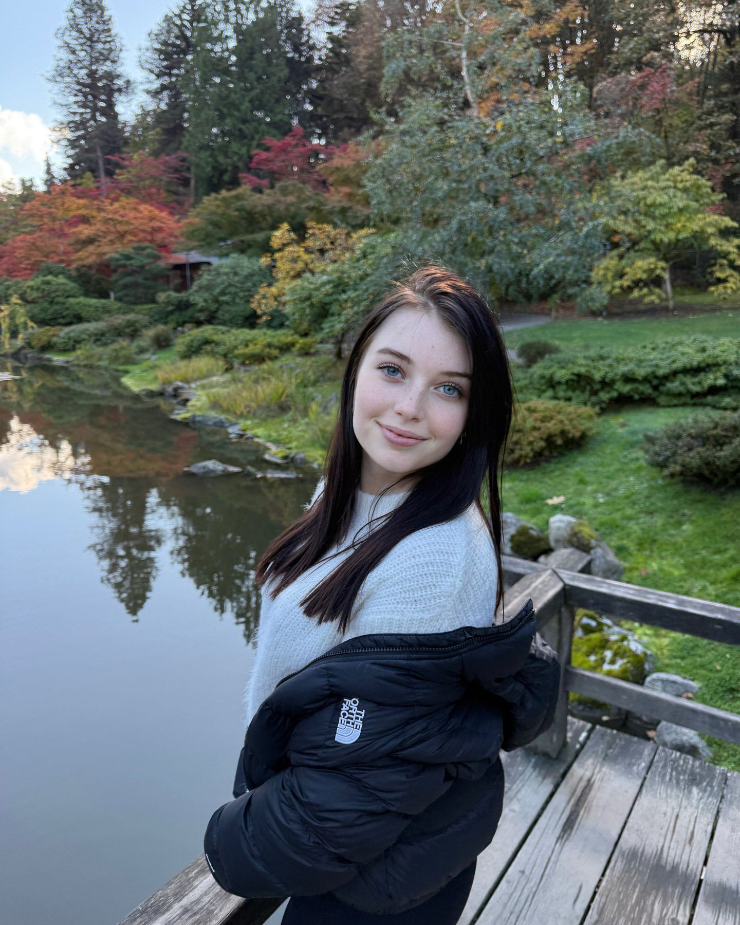 alina65vfg's Cover Photo