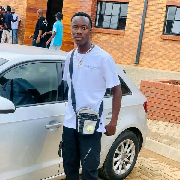 tsanwanirovhona4, 18 years old from South Africa