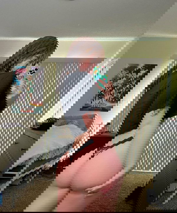 evalorosses, 22 years old from United States