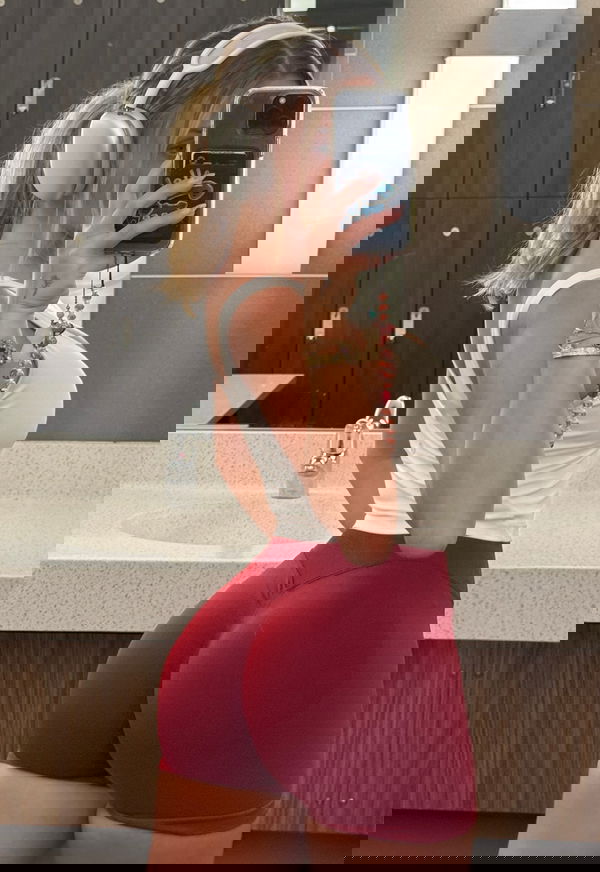 pavafir824, 23 years old from Finland