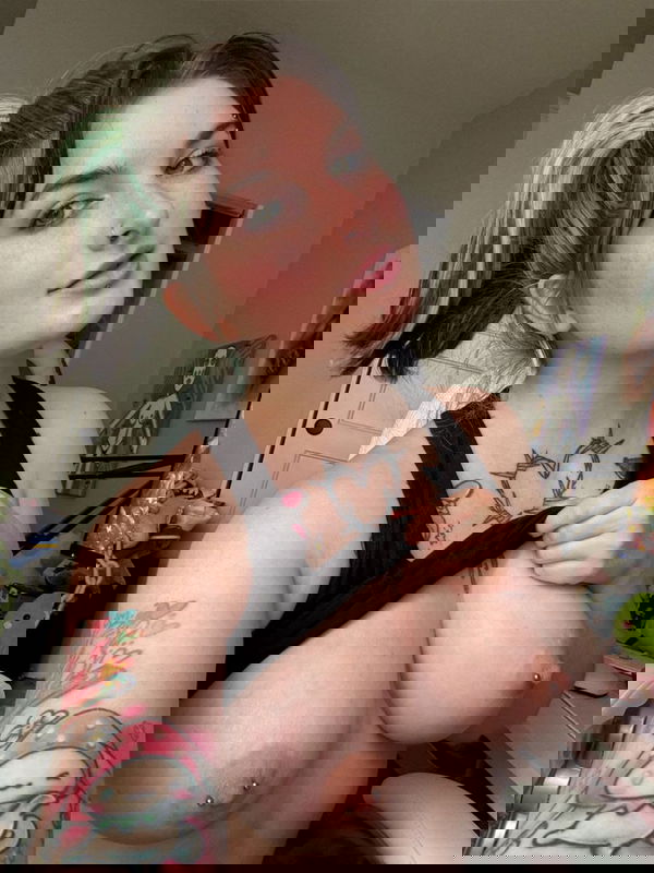 rawewey556, 18 years old from Canada