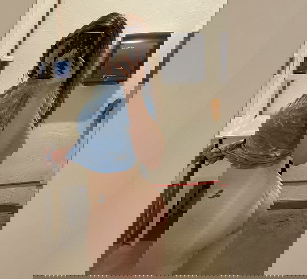 Emma4371, 22 years old from United States