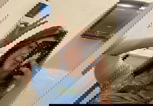 Emma---90, 21 years old from United States