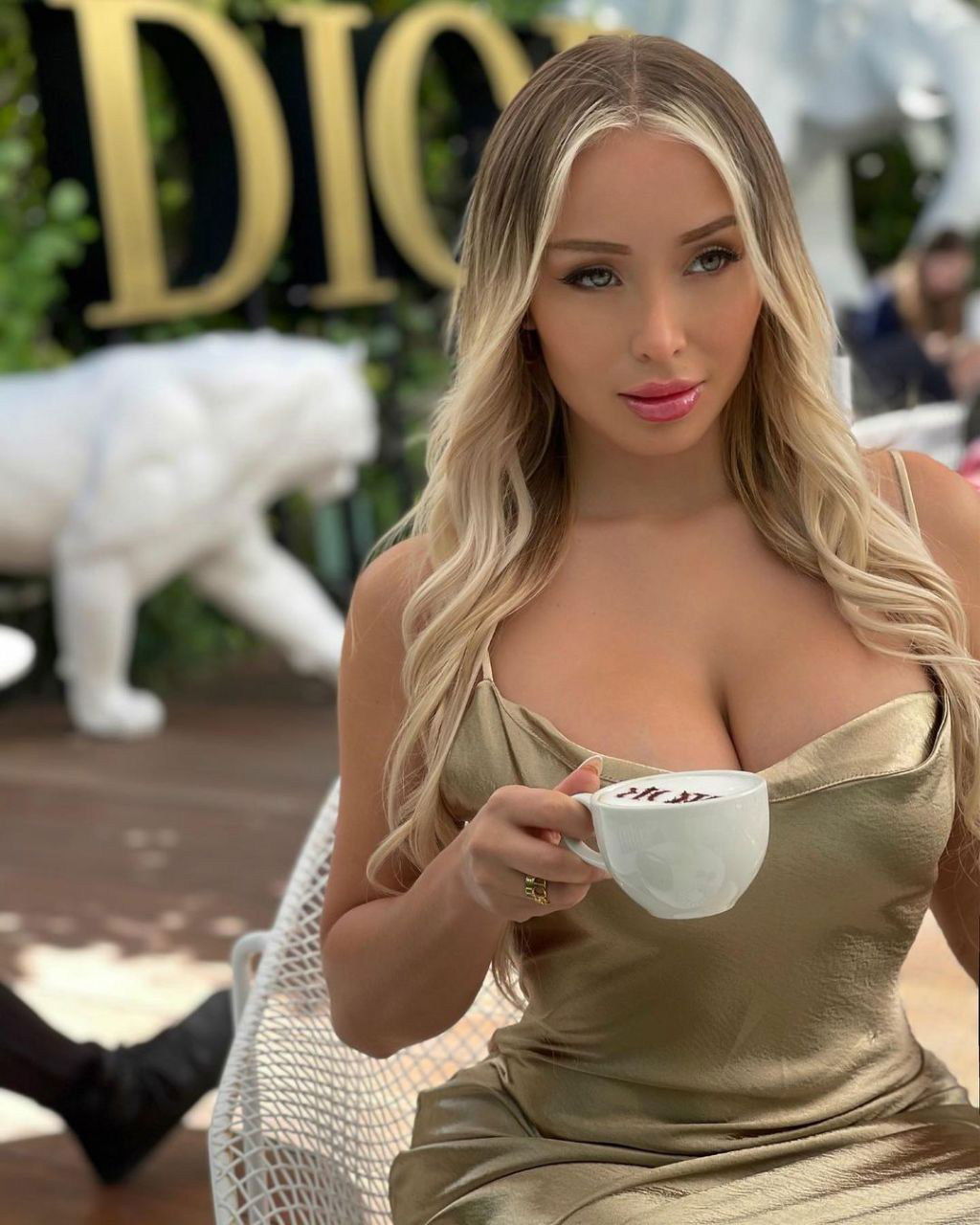 GaleD, 20 years old from United States