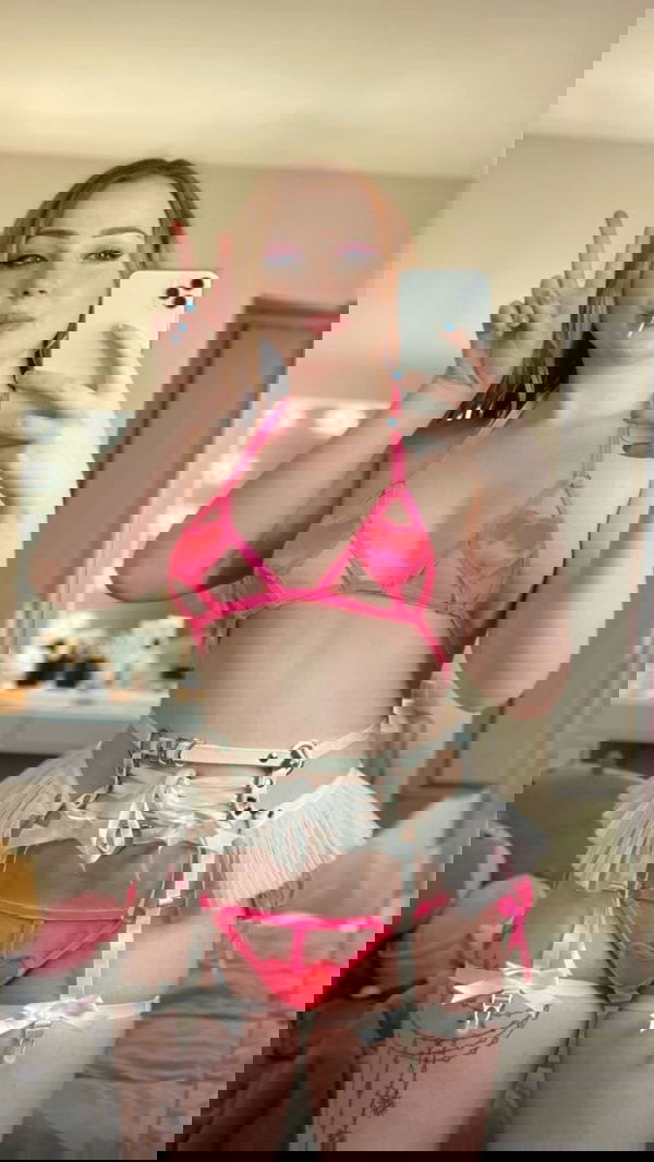 leonacaxita, 21 years old from United States