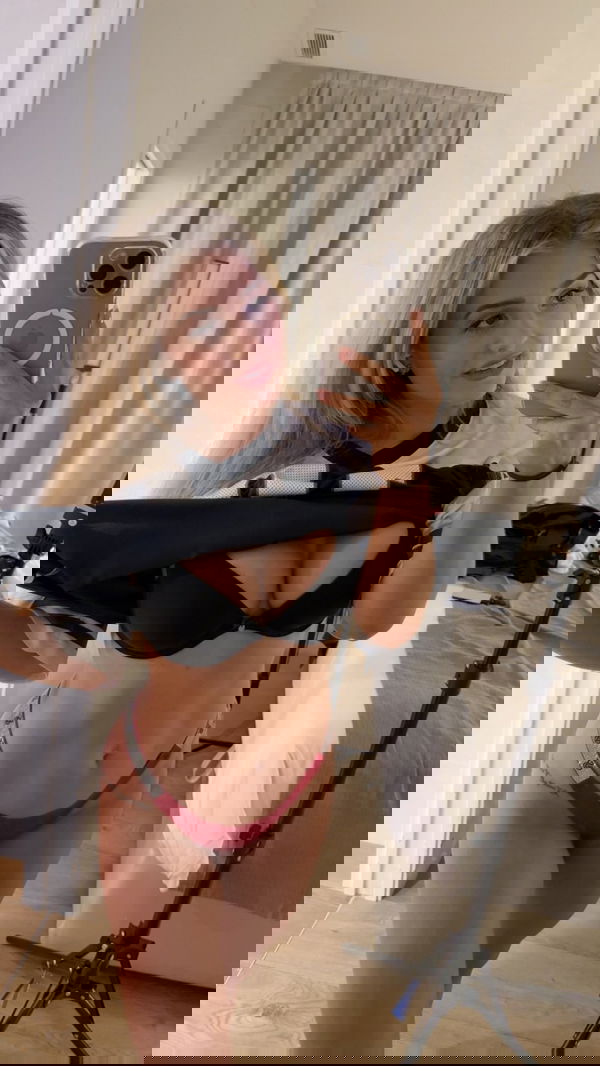 emmag84340, 23 years old from Switzerland