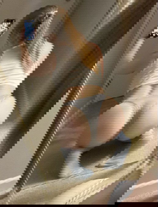 geyhdfhdh's Cover Photo