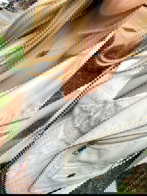 noseyi1744, 24 years old from Belgium