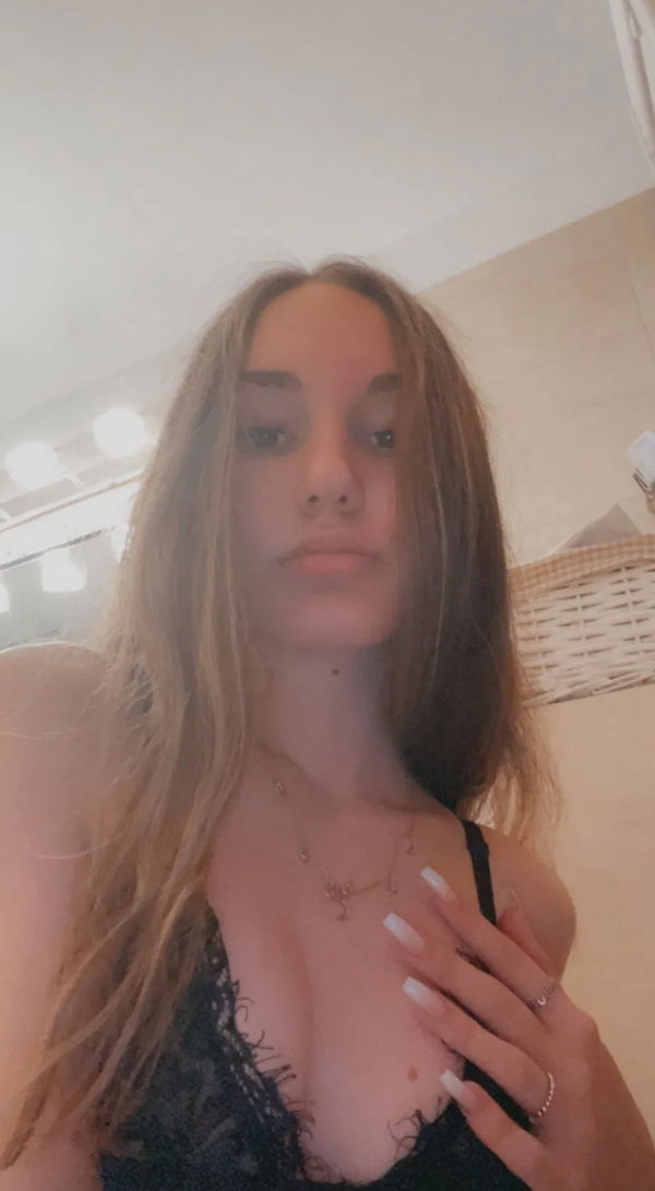 syzisole, 23 years old from United States